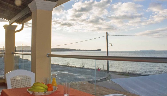 Frosos Beachfront Maisonette Acharavi