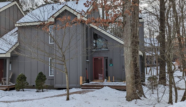 Frost Hollow by AvantStay | Deck w/Grill, Game Room Loft