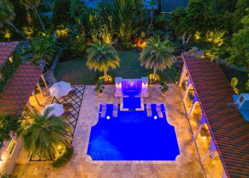 Fruit and Botanical Garden Estate 2 miles to downtown EV VR24-00151