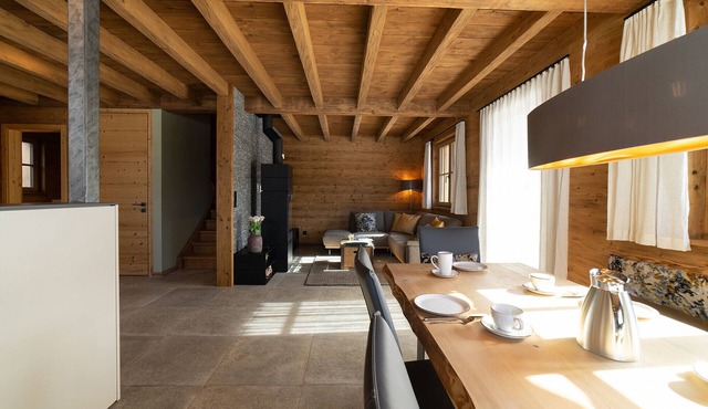 Frümsel 4-room chalet near the mountain railways