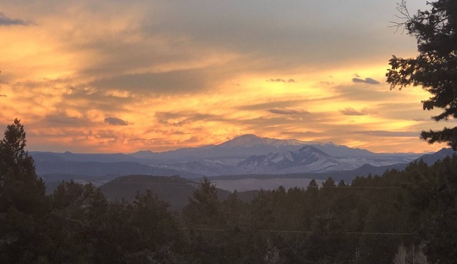 Ft Figston Paradise with Pikes Peak View, Gourmet Kitchen & Trager