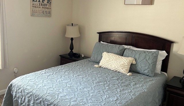 Ft. Rucker living this is a great place to come and relax with friends and famil