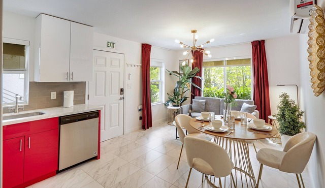 Fuego: Casita Near Beach & Gym Access