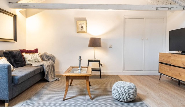 Fuencarral II, Attic-Style apartment in the center