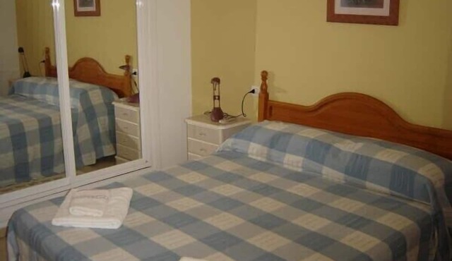 Fuengirola- air conditioned & wifi beach and town centre apartment