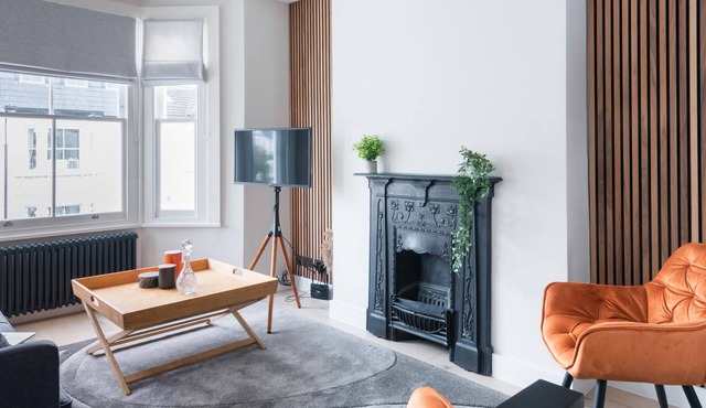 Fulham Light – 2 Bedroom Home