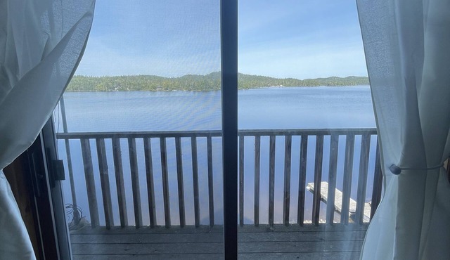 Full 3 Bedroom Lake house House on Walker Lake, Epic Sunsets Just Outside Town