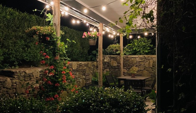 Full apartment minutes from Newport and the beaches