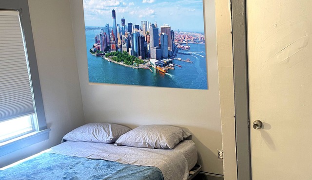 Full apartment with 3 bedrooms close to NYC.