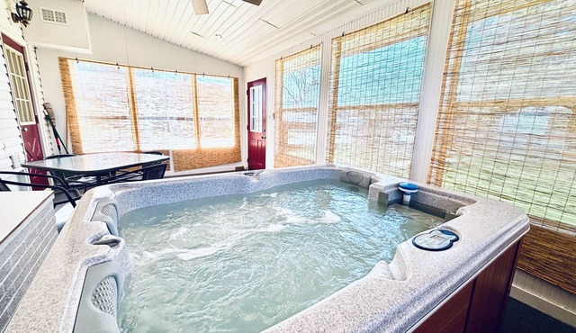 Full basement apartment quiet comfy 1-bedroom with Hot tub and fireplace