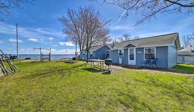 Full Cabin: 14 Steps to the Lake! PET FRIENDLY!