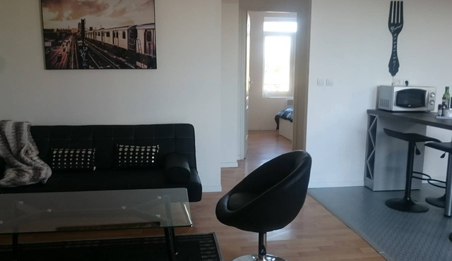 Full center, 5 minutes. station, near Lille and Fromelles, N. 3