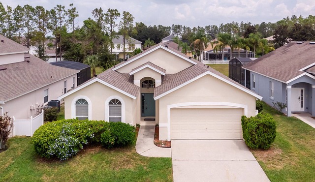 Full Home in New Community Sleeps 8! Heated Pool and Pet Friendly!