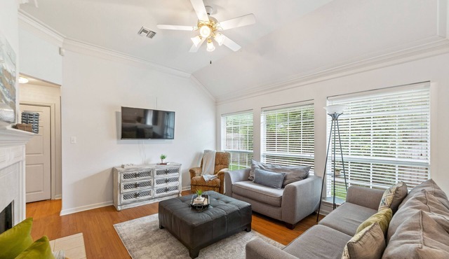 Full Home on Sunstone with fast WiFi and easy access.
