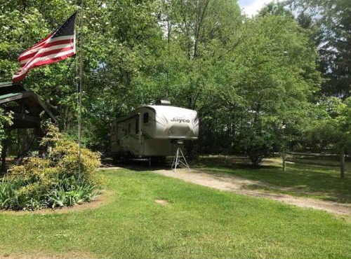 Full Hook up 30 Amp Site W Up to 26Ft