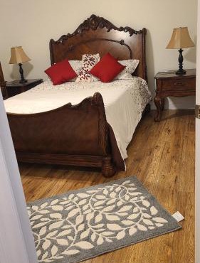 Full house, 3 BDR, 2WR, free Parking , extra beds