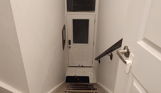 Full House 4BR 2.5+ WR, 2km To HW403 & Downtown Paris, Opposite to S. Plaza&Tims