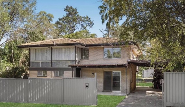 Full house at Riverview with 5 rooms, 11 beds,A/C and 2 bathrooms