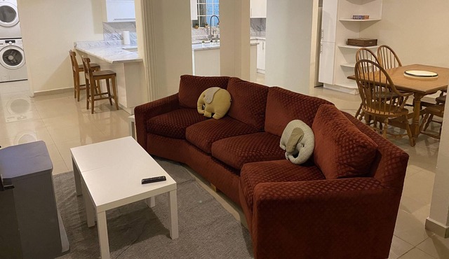 Full house close to Border/Airport/Consulate