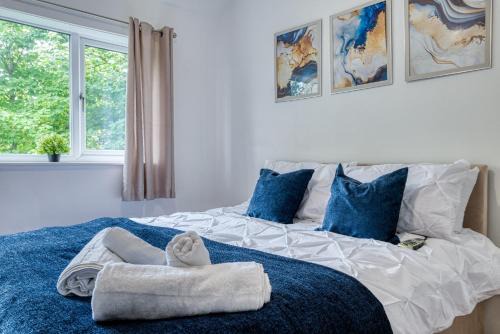 Full House, Massage Mattresses, Sleeps 6 guests, Free wifi, Free Parking, Free Netflix, Smart TV