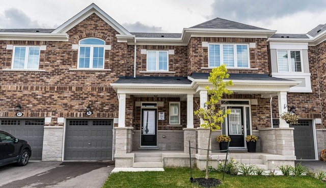 Full house of 3 good size Bedrooms & 2.5 Wash Rms