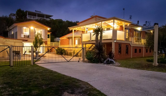 FULL HOUSE PLUS APARTMENT-BY LAKE VICTORIA