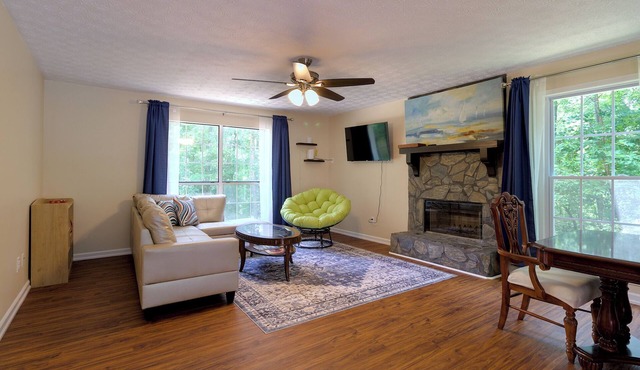Full Kitchen, Backyard, Ping Pong, Desk and Patio - Family Retreat at LakePoint