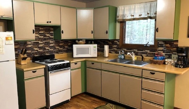 Full Kitchen - Home Theater Room - Kayaks - Outdoor Jacuzzi -Near Traverse City