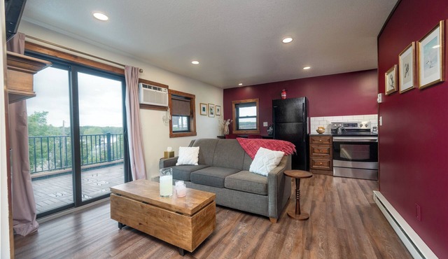 Full Kitchen | Private Deck | Lounge Downtown