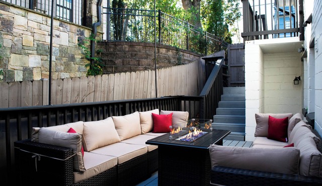 Full Modern Duplex 5BA 3BA, Walk Everywhere! Pet-Friendly