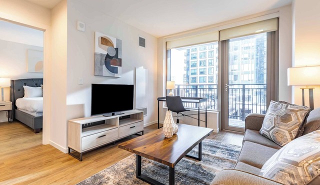 Full Private Apt Downtown Seaport with Pool