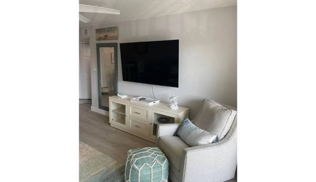 Full Remodel & Fine Furnishings!