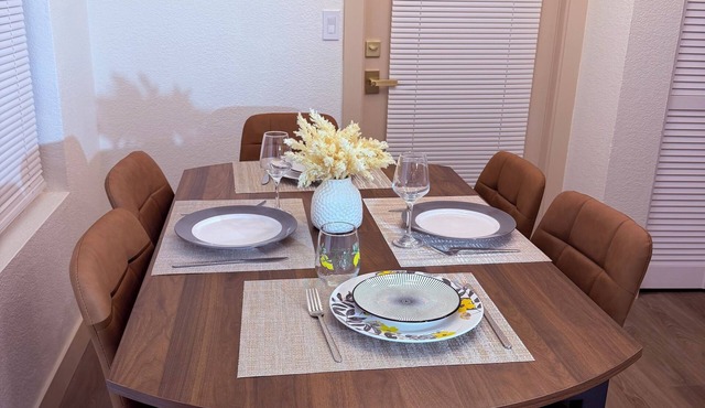 Full Removated Luxury 2-bedroom 2 bath apartment near Strip