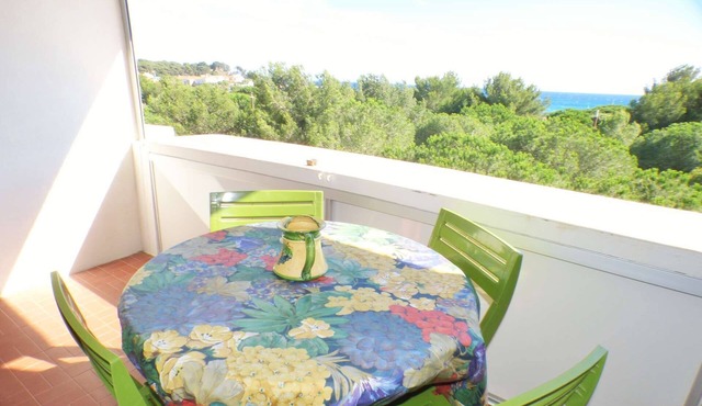 Full sea view, air conditioning, beach a stone's throw away, everything on foot