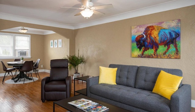 Full stocked park view flat in South Buffalo w/garage parking