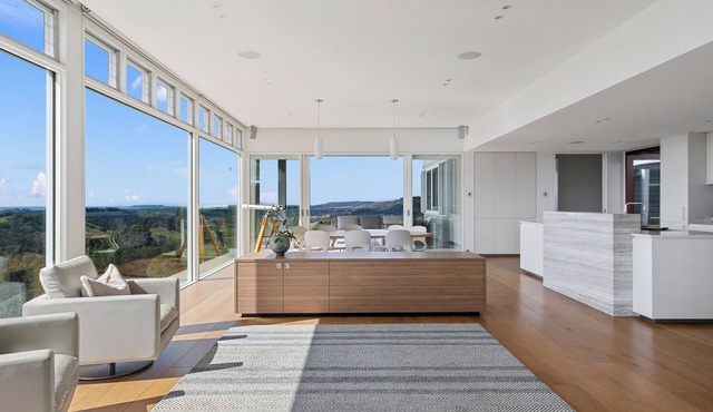 Fuller Holidays - Coolamon Skies