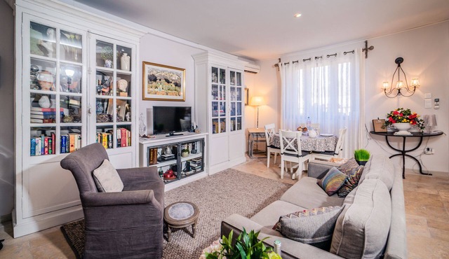 Fully Air Conditioned and Completely Renovated Provence Chic