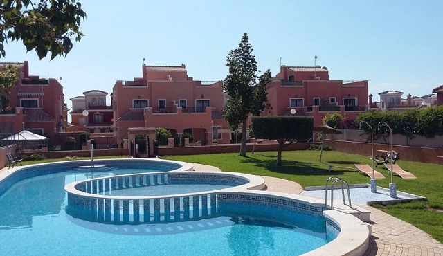 Fully air-conditioned house with community pool