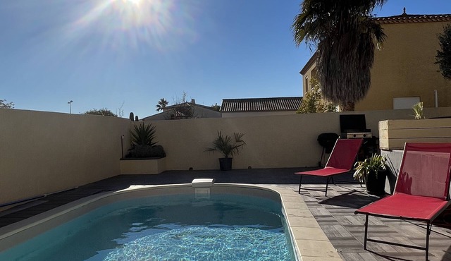 FULLY AIR-CONDITIONED, COMFORTABLE HOUSE WITH PRIVATE POOL