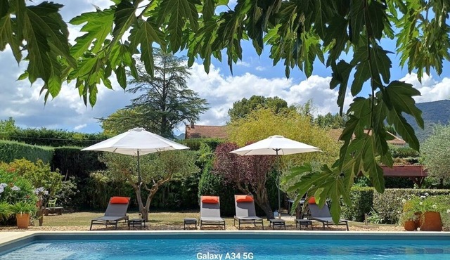 Fully air-conditioned house HEATED SWIMMING POOL