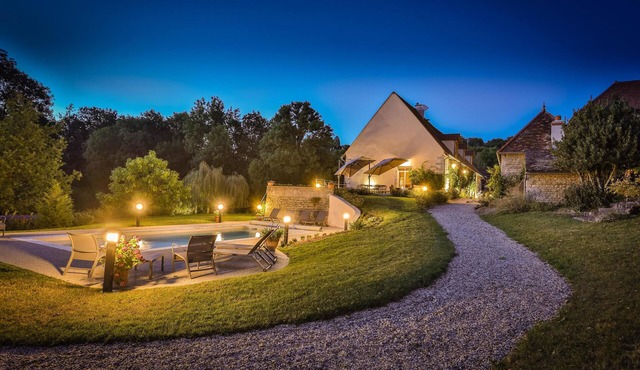 Fully Air-Conditioned Luxury Manor House in the Burgundy Vines with Heated Pool