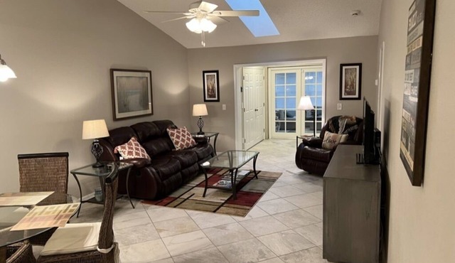 Fully appointed, Walk To Bay And Park, Pet Friendly