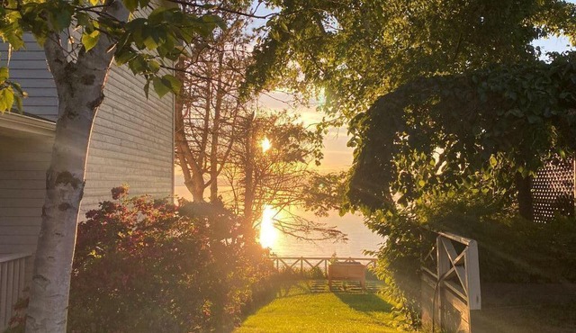 Fully-equipped chalet with views and access to the river, sun, relaxation and the great outdoors