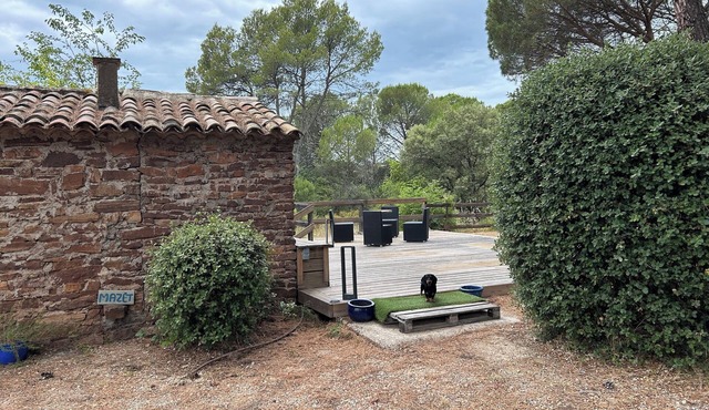 Fully equipped and air-conditioned cottage on private property