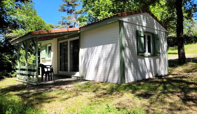Fully-equipped 2-bedroom chalet sleeps 4