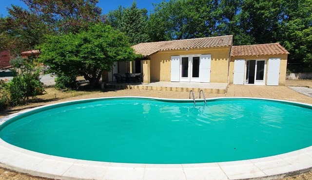 Fully equipped single-storey villa with 3 bedrooms and private pool