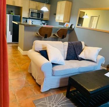 fully equiped Condo, pool and Spa only in summer