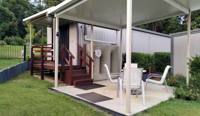 Fully equiped unit on residential acreage. Minutes to river, beaches and shops.