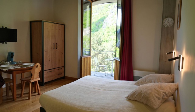 Fully-equipped studio - double bed