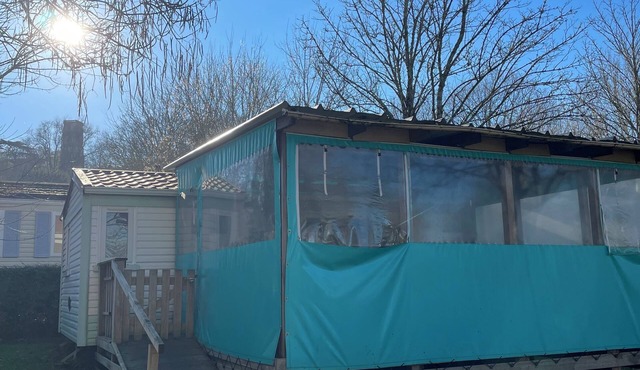 Fully equipped 2-bedroom mobilehome with large covered terrace